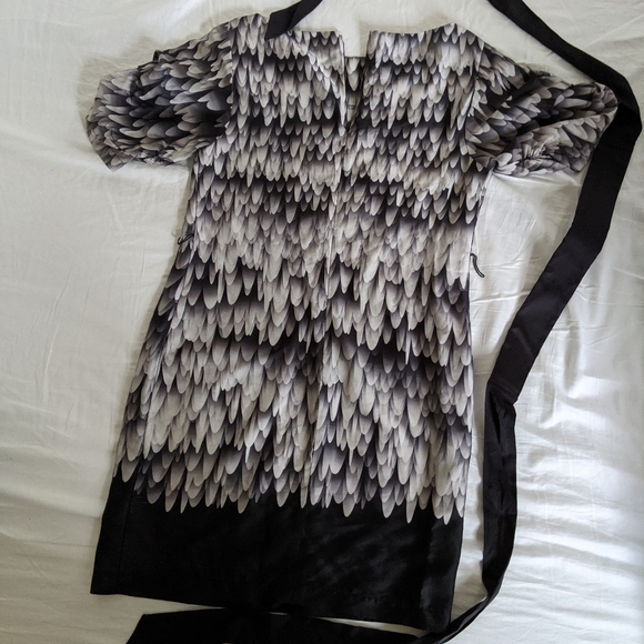 Suzi Chin for Maggie Boutique Gray Black Soft Feathered Print Dress Tie Waist - Picture 4 of 7